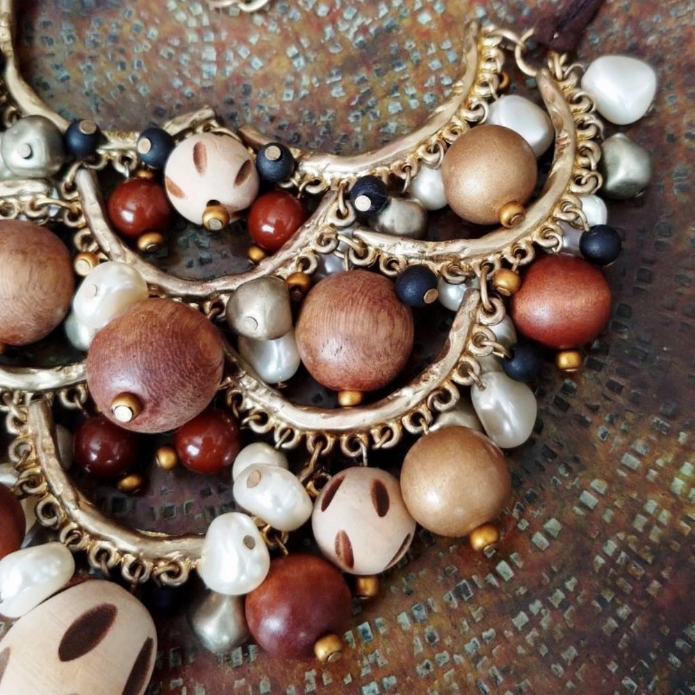 Chico's Costume Jewelry Vintage Gold Leather Cord Wooden & Pearl Bead Set EUC - Picture 3 of 8